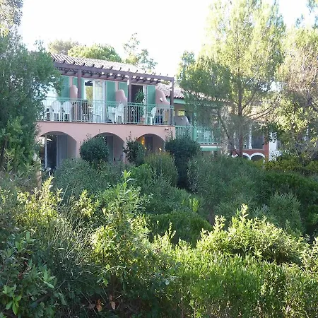 Holiday park Les Restanques Du Golfe De Saint-tropez / Selexity Grimaud