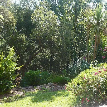 Les Restanques Du Golfe De Saint-tropez / Selexity Grimaud