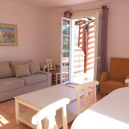 假日公园 Les Restanques Du Golfe De Saint-tropez / Selexity