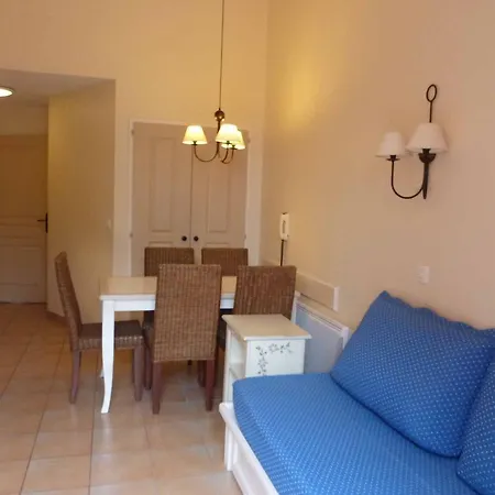 假日公园 Les Restanques Du Golfe De Saint-tropez / Selexity *