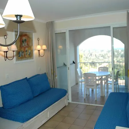 Les Restanques Du Golfe De Saint-tropez / Selexity غريمو